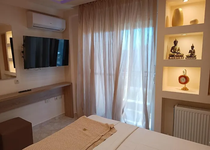 アパート Xenius Zeus Luxury Suites In Nea Flogita