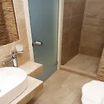 Xenius Zeus Luxury In Nea 플로지타