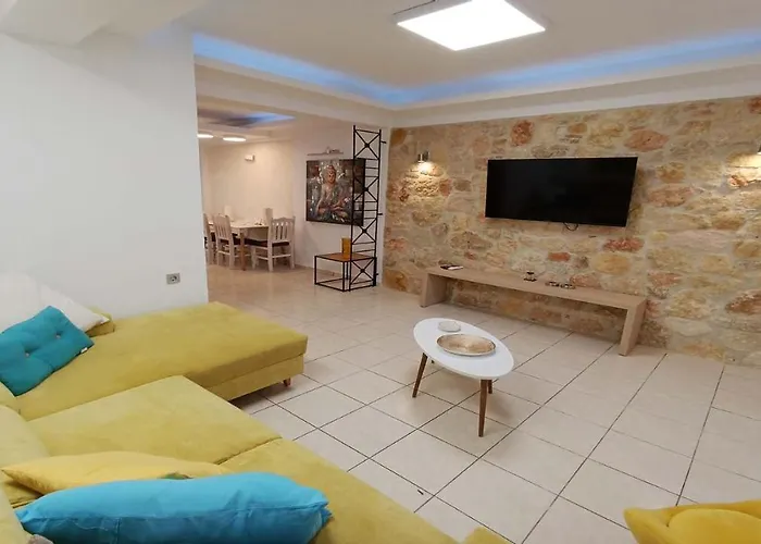 Xenius Zeus Luxury Suites In Nea Flogita Apartamento