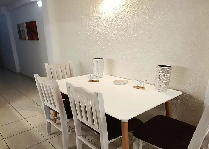 Xenius Zeus Luxury Suites In Nea Flogita * Flogita