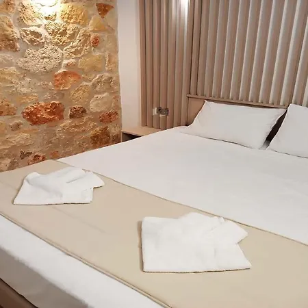 Xenius Zeus Luxury In Nea דירה פלוגיטה