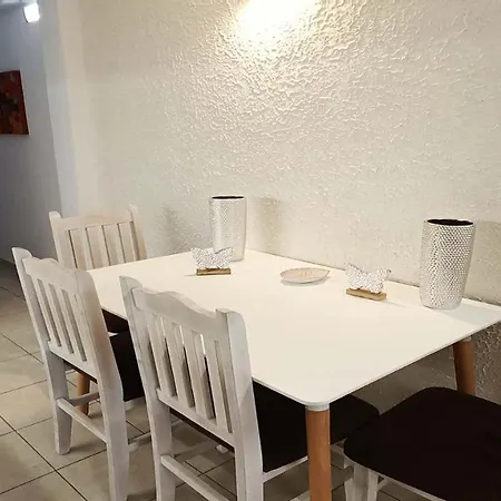Xenius Zeus Luxury In Nea * פלוגיטה
