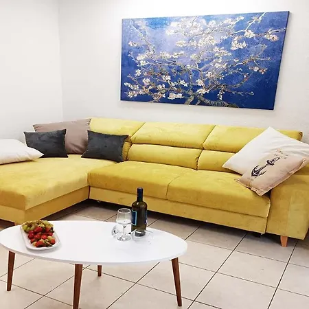 Xenius Zeus Luxury In Nea פלוגיטה