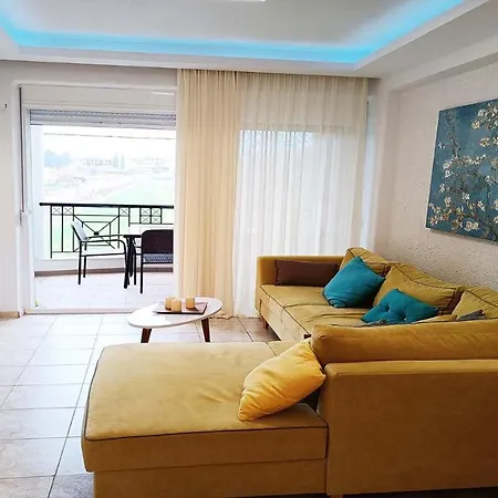 Xenius Zeus Luxury In Nea *