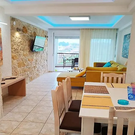 Xenius Zeus Luxury In Nea * פלוגיטה
