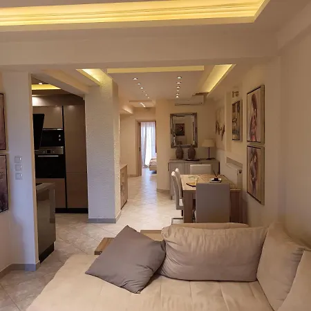 Xenius Zeus Luxury In Nea * פלוגיטה