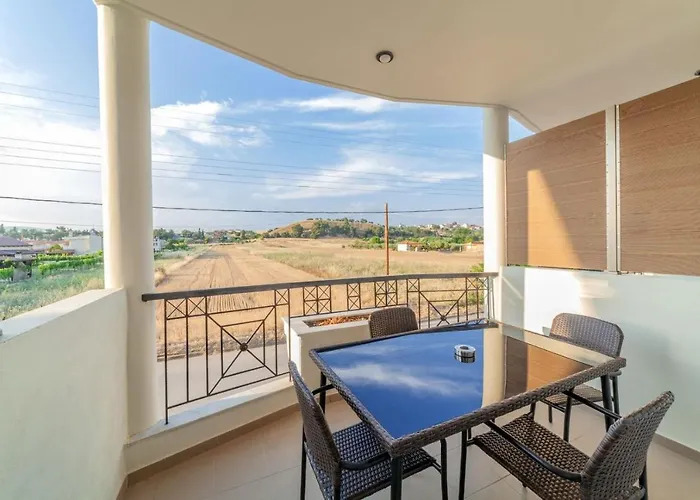 Xenius Zeus Luxury In Nea דירה פלוגיטה