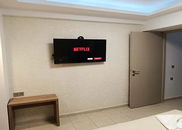 Xenius Zeus Luxury In Nea דירה פלוגיטה