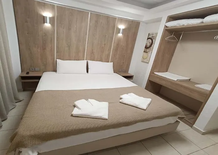 Xenius Zeus Luxury In Nea *