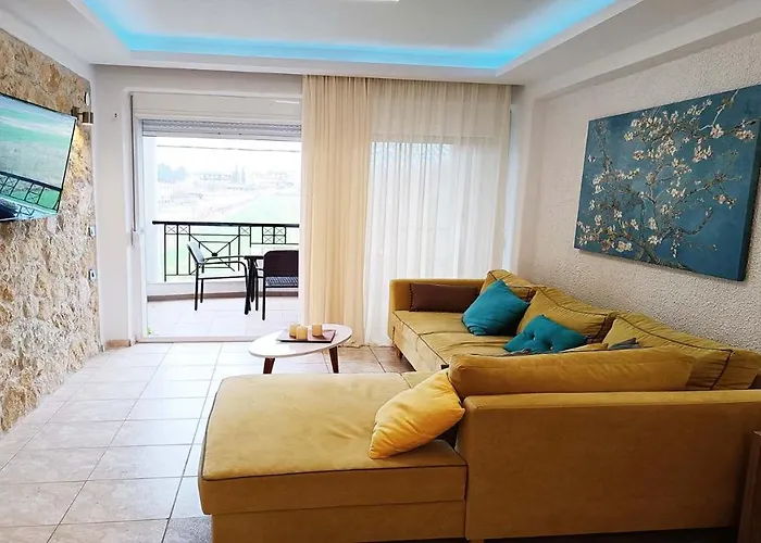 Xenius Zeus Luxury In Nea *