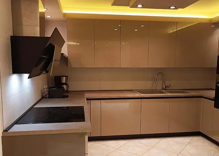 Xenius Zeus Luxury In Nea * פלוגיטה