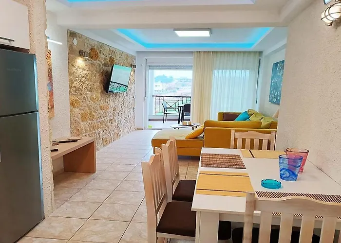 Xenius Zeus Luxury In Nea * פלוגיטה