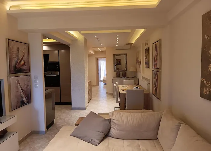 Xenius Zeus Luxury In Nea * פלוגיטה